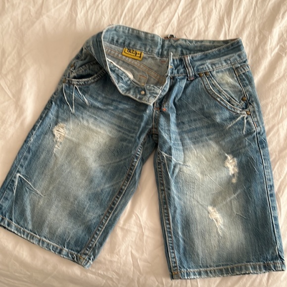 Korean make & TG jeans, size M, fit small. Has front pockets, low waist. - Picture 3 of 3